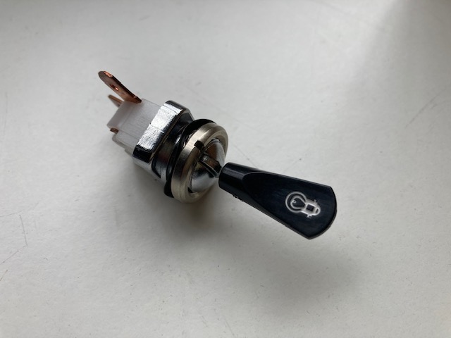 1054465039 (1) Interrupteur tableau de bord – Image 1